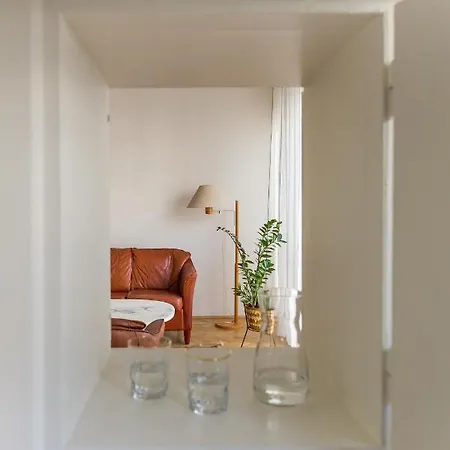 Modernist Oficyna Apartment