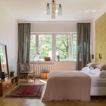 Modernist Oficyna Apartment *